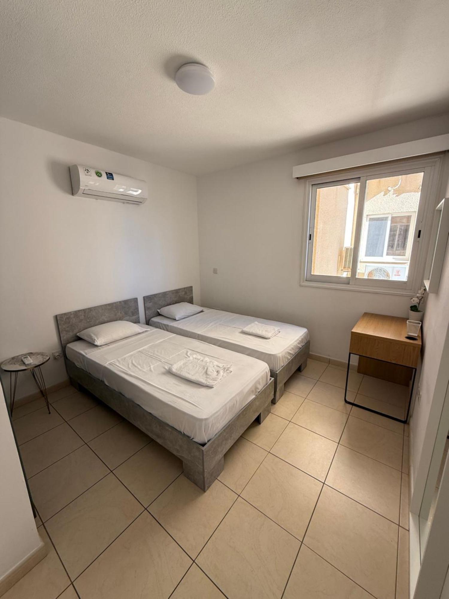 Sunrise Apartment Larnaca Luaran gambar